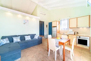 Flat with pool - Image 4