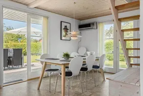 Agréable maison entièrement équipée avec terrasse et barbecue | Vue mer - Image 5