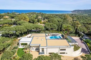 Villa avec terrasse, jacuzzi et jardin - Image 3