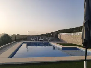 House with barbeque & private pool - Image 4
