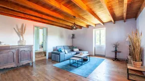 Holiday home with pool & garden - Image 2