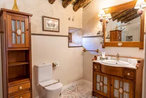 Dedicated room with pool, terrace & barbecue | Suitable for remote work - Image 2