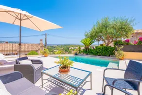 Villa with terrace, garden & private pool - Image 3