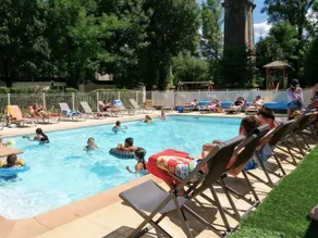 Schönes Mobilheim mit beheiztem Pool und Terrasse - Image 2