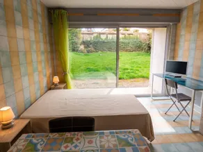 Studio with terrace | City view - Image 2