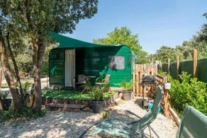 Wonderful camping with garden, barbecue & hot tub | Garden view - Image 3