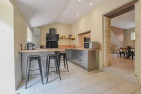 Gîte avec barbecue, terrasse et piscine privée - Image 2