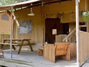 Tent with terrace & pool - Image 5