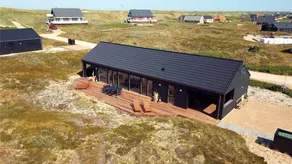 Fully equipped holiday home with hot tub, barbecue & terrace | Beach nearby | Dogs allowed - Image 2