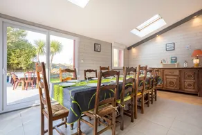 Ferienhaus mit Terrasse, Pool und Garten | Gartenblick - Image 4