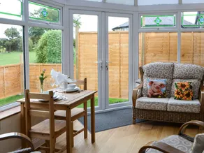 Children-friendly pleasant cottage with garden - Image 2