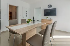 Charming holiday apartment with terrace - Image 5