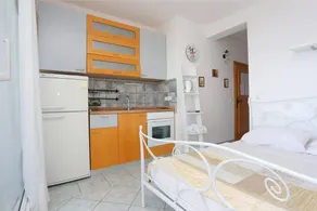 Pleasant studio with BBQ, terrace & garden | Sea view | Dogs allowed - Image 3