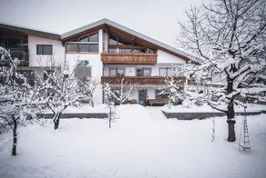Appartement de vacances avec jardin, terrasse et barbecue | Vue jardin - Image 2