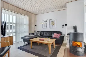 Holiday home with jacuzzi, terrace & sauna - Image 2