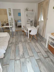 Flat with terrace - Image 3