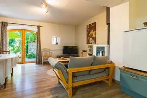 Cottage entièrement équipé avec terrasse, barbecue et jardin | Vue jardin - Image 4