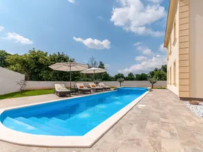 Fully equipped holiday home with private pool, garden & BBQ | Dogs allowed - Image 3