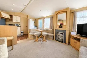 Cabin Sleeps 8 with Pool and Parking - Image 4