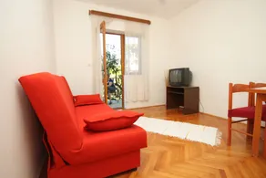 Flat with terrace - Image 3