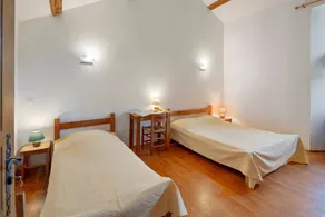 Bed and breakfast with garden | Garden view - Image 2