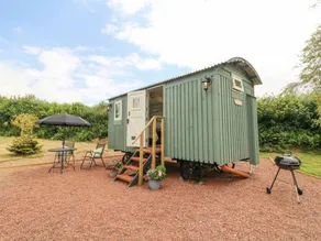 Cottage with barbecue & garden - Image 2