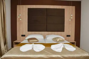 Dedicated room with terrace - Image 3