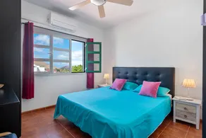 Junior Suite with Terrace for Holidays, Wi-Fi and Air Conditioning - Image 4
