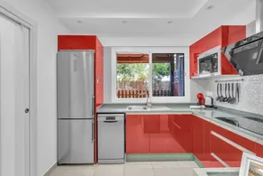 Apartment with pool & garden - Image 4