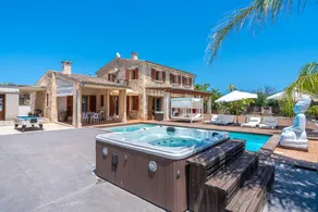 Villa mit Garten, Whirlpool und Terrasse - Image 2