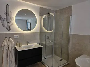 Appartement avec jardin, internet haut débit et terrasse | Vue jardin - Image 5