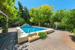 Appartement avec internet haut débit, jardin et barbecue | Vue jardin | Adapté au travail à distance - Image 5