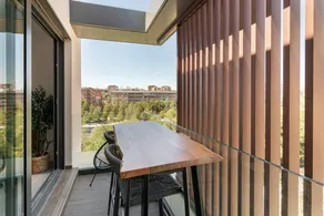 Apartment with terrace - Image 4