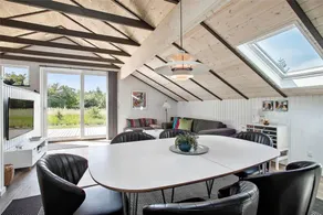 Fully equipped beautiful holiday home with terrace, sauna & jacuzzi - Image 3