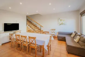 Holiday home with private pool, barbecue & garden | City view - Image 3