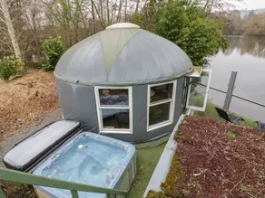 Charming cottage with garden, hot tub & sauna | Pets are welcome - Image 2