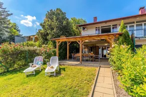 Holiday home with garden & terrace | Water view - Image 2