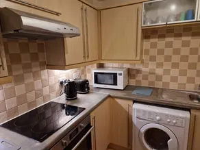 Apartment with garden - Image 3
