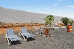 House with pool & terrace | City view - Image 3