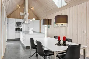 Fully equipped holiday home with barbeque, terrace & hot tub | Close to the beach | Pets allowed - Image 3