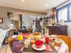 Modern suite on ground floor with garden, WiFi, parking, and charging station in Morvan's heart - Image 2