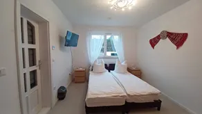 Dedicated room with terrace - Image 4