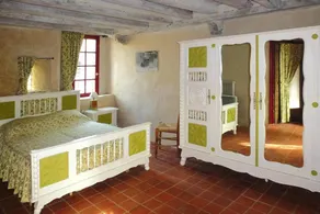 Country house on a beautiful medieval estate - Image 2