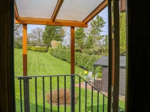 Cottage with garden - Image 5