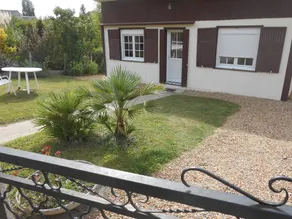 Maison avec terrasse, jardin et barbecue | Vue jardin - Image 2