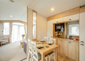 Children-friendly beautiful chalet with hot tub - Image 3