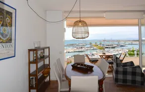 Apartment with terrace - Image 5