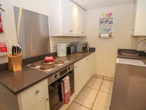 Fully equipped beautiful cottage with garden - Image 5