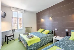 Lodge with terrace | City view - Image 3