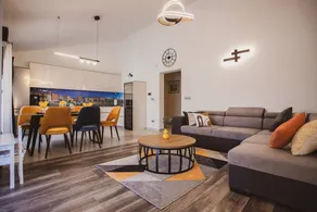 Luxury modern house, just 1 min walk to the beach - Image 2